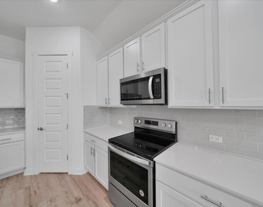 316 Peace Pipe Way - Photo Thumbnail 11