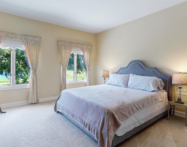 7987 Hollyridge Road - Photo Thumbnail 10