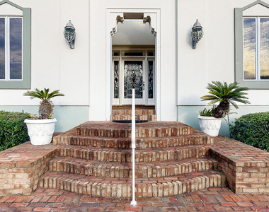 7987 Hollyridge Road - Photo Thumbnail 27