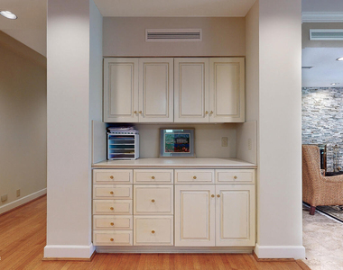 7987 Hollyridge Road - Photo Thumbnail 50