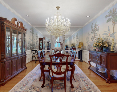 7987 Hollyridge Road - Photo Thumbnail 16