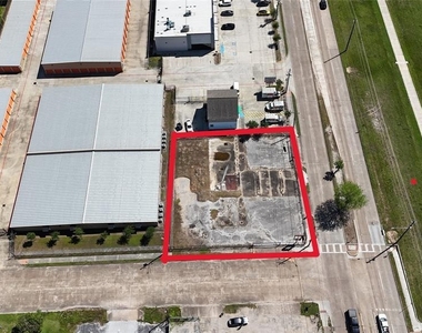 13103 Hiram Clarke Road - Photo Thumbnail 1