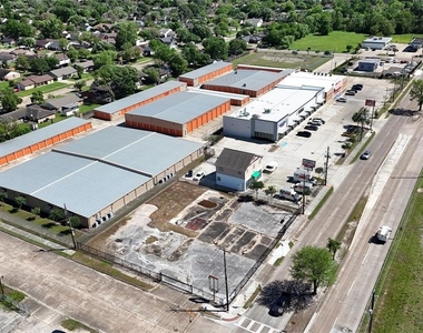 13103 Hiram Clarke Road - Photo Thumbnail 9