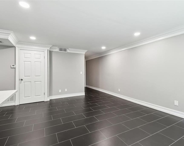 2942 W Bay Drive - Photo Thumbnail 11