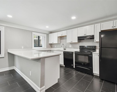 2942 W Bay Drive - Photo Thumbnail 13