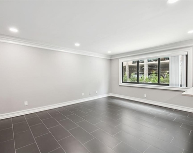 2942 W Bay Drive - Photo Thumbnail 12