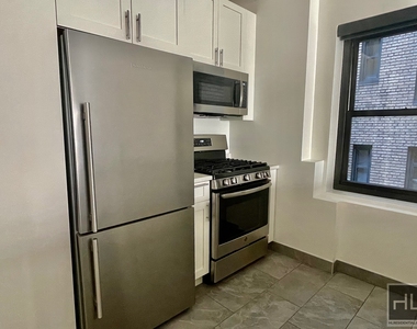 East 55 Street - Photo Thumbnail 2