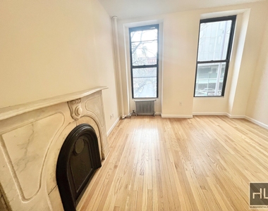 East 7 Street - Photo Thumbnail 1
