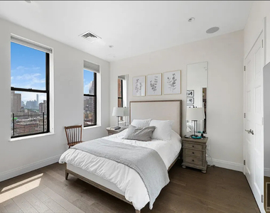 West 70th Street - Photo Thumbnail 2