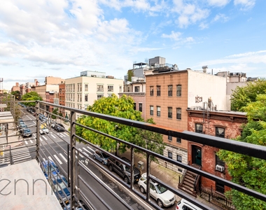 179 Meserole Street - Photo Thumbnail 2