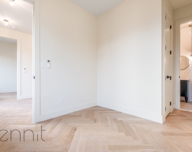 179 Meserole Street - Photo Thumbnail 10