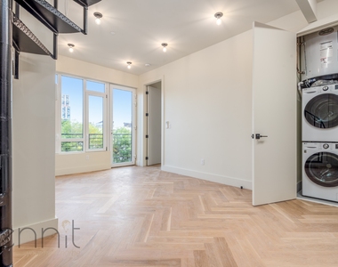 179 Meserole Street - Photo Thumbnail 0