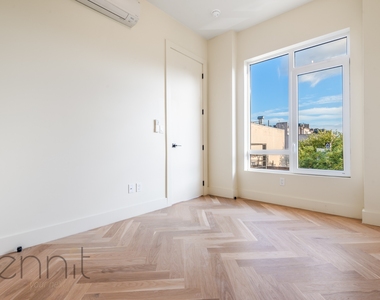 179 Meserole Street - Photo Thumbnail 6
