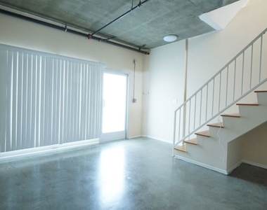 922 W 23rd Street - Photo Thumbnail 14
