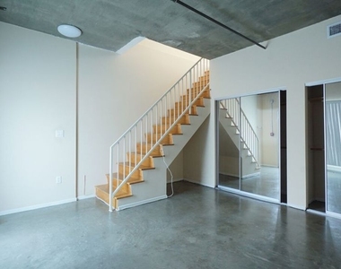 922 W 23rd Street - Photo Thumbnail 13