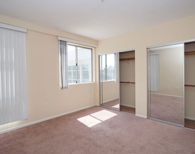 922 W 23rd Street - Photo Thumbnail 11