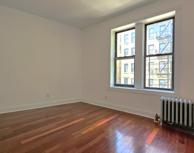 20 Magaw Place - Photo Thumbnail 3