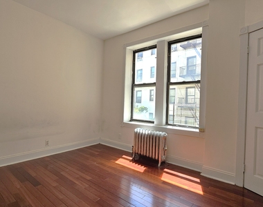 20 Magaw Place - Photo Thumbnail 5