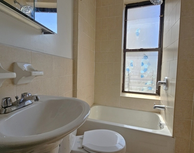 20 Magaw Place - Photo Thumbnail 7