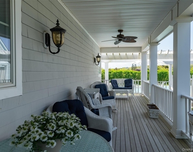 390 Old Montauk Highway - Photo Thumbnail 2