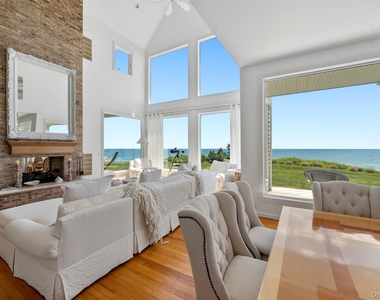 390 Old Montauk Highway - Photo Thumbnail 17
