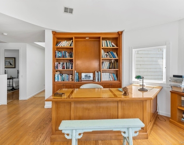 390 Old Montauk Highway - Photo Thumbnail 31