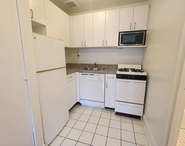 1558 York Avenue - Photo Thumbnail 3