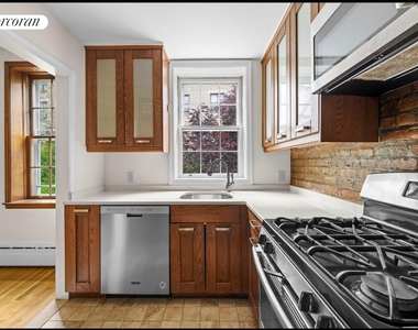 45 Joralemon Street - Photo Thumbnail 6