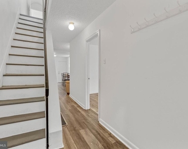 1534 Page Street - Photo Thumbnail 3