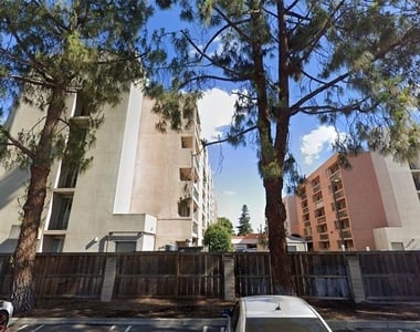 530 Coffee Rd - Photo Thumbnail 4