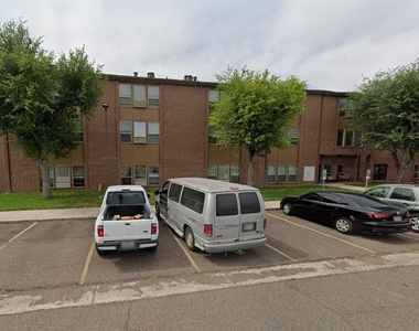 900 Los Ebanos Rd - Photo Thumbnail 2