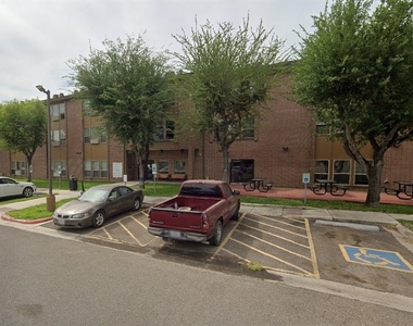 900 Los Ebanos Rd - Photo Thumbnail 3