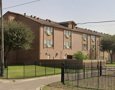 900 Los Ebanos Rd - Photo Thumbnail 6