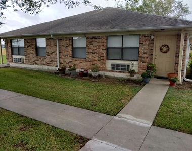 1207 Miracle Dr - Photo Thumbnail 1