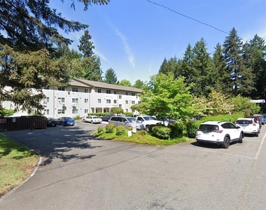 317 152nd St East - Photo Thumbnail 4