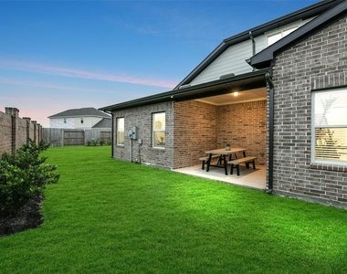 21015 Bay Village Drive - Photo Thumbnail 8