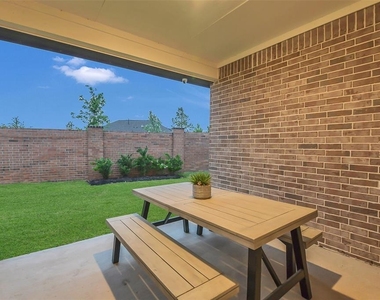 21015 Bay Village Drive - Photo Thumbnail 7
