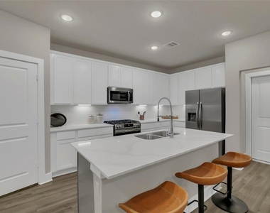 21015 Bay Village Drive - Photo Thumbnail 4