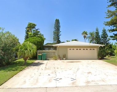 120 Causeway Boulevard - Photo Thumbnail 1