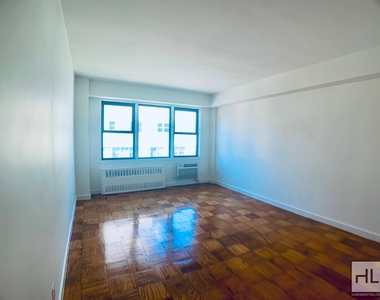 East 36 Street - Photo Thumbnail 3