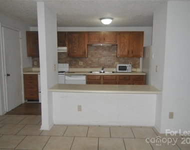 9500 L Shannon Green Drive - Photo Thumbnail 4