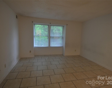 9500 L Shannon Green Drive - Photo Thumbnail 6
