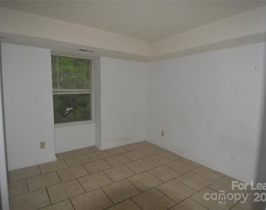 9500 L Shannon Green Drive - Photo Thumbnail 10