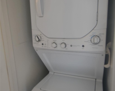 1600 H Arlyn Circle - Photo Thumbnail 10