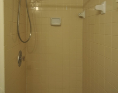 1600 H Arlyn Circle - Photo Thumbnail 8