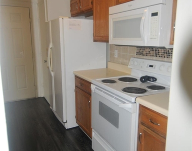 1600 H Arlyn Circle - Photo Thumbnail 2