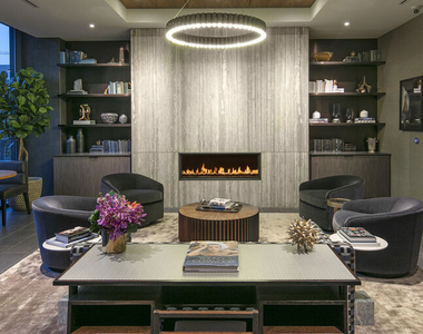 1755 Argyle Avenue - Photo Thumbnail 12
