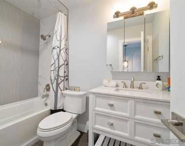 1111 Seacoast Drive - Photo Thumbnail 9