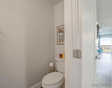 1111 Seacoast Drive - Photo Thumbnail 11