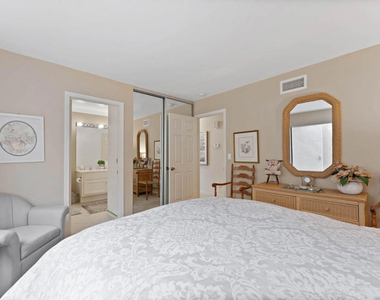 191 Madrid Avenue - Photo Thumbnail 14